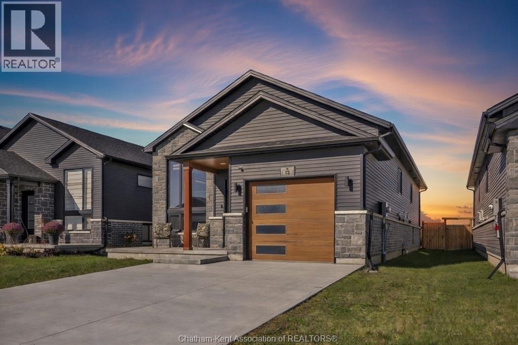 13 BAFFIN WAY, Chatham