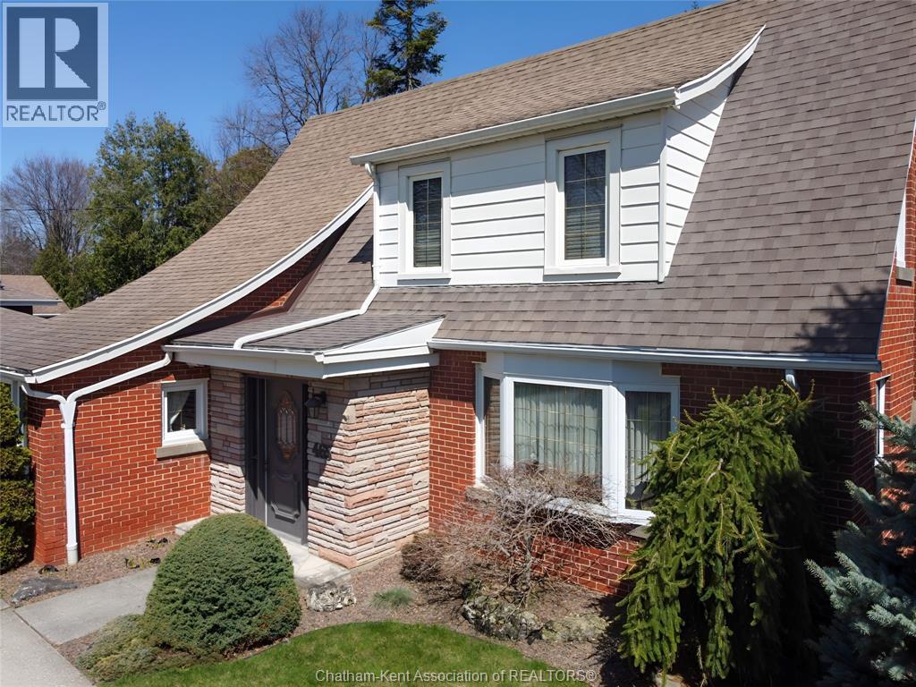 465 Victoria AVENUE, Chatham