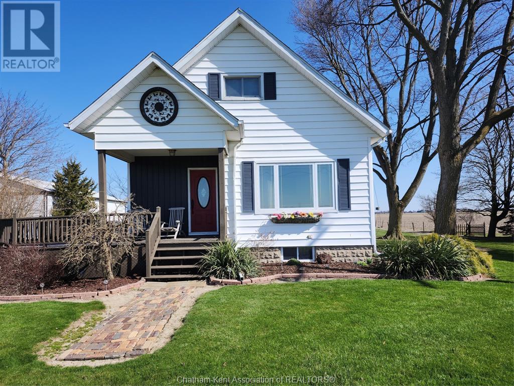 7703 BASE LINE ROAD, Wallaceburg