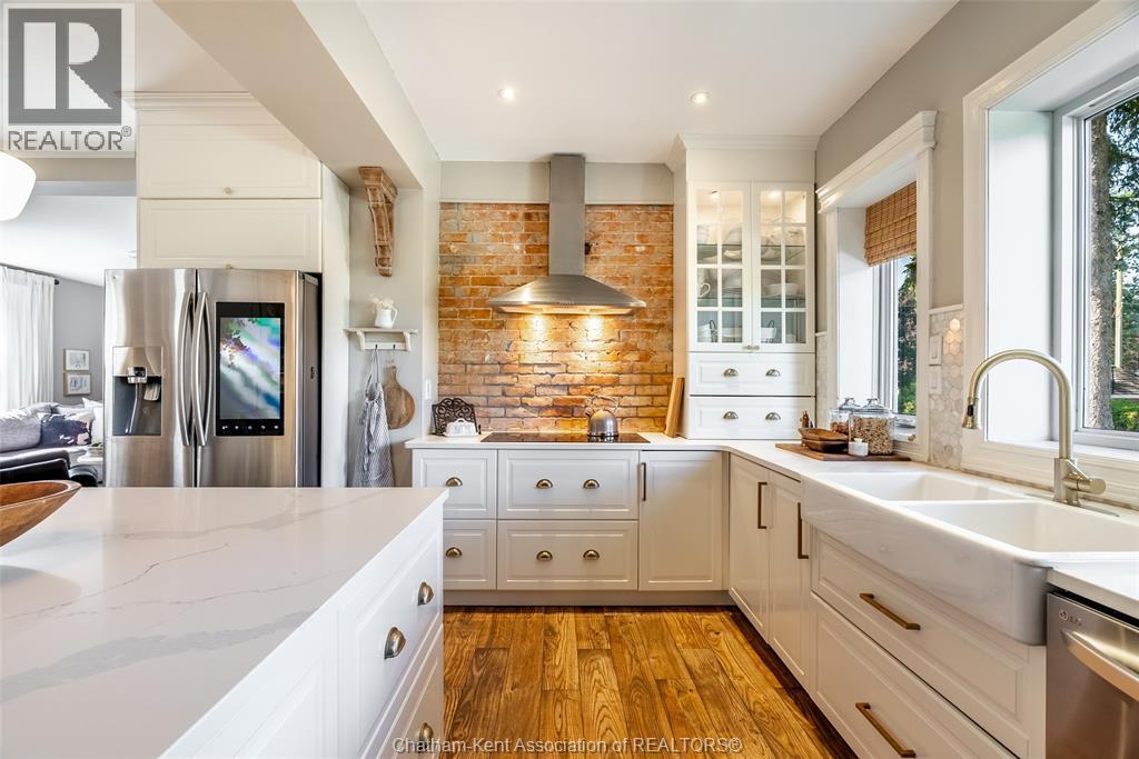 455 Victoria AVENUE, Chatham