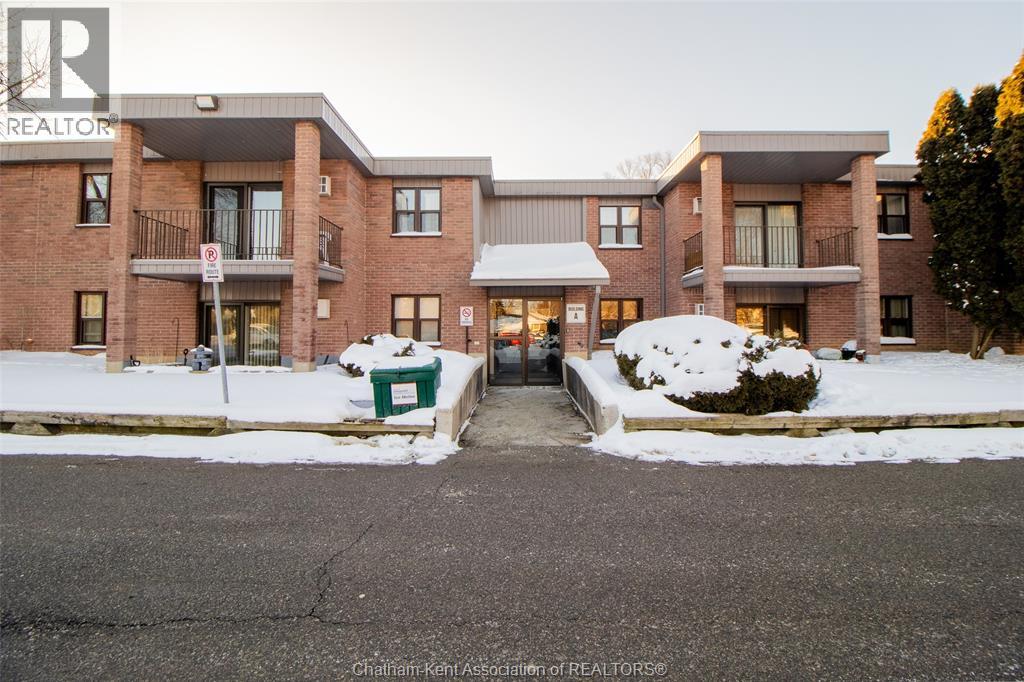 12 Montgomery DRIVE UnitNo. A102, Wallaceburg