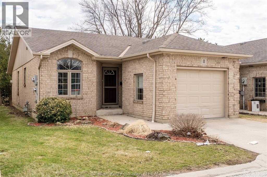 8 MCINTOSH AVENUE, Chatham