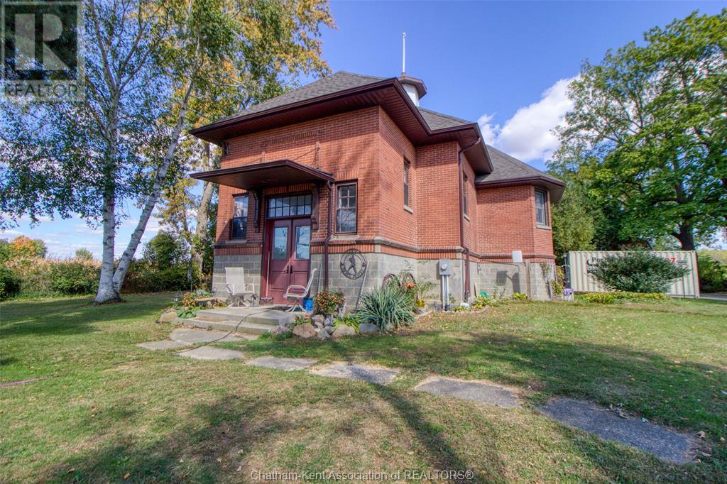 21871 VICTORIA ROAD, Thamesville