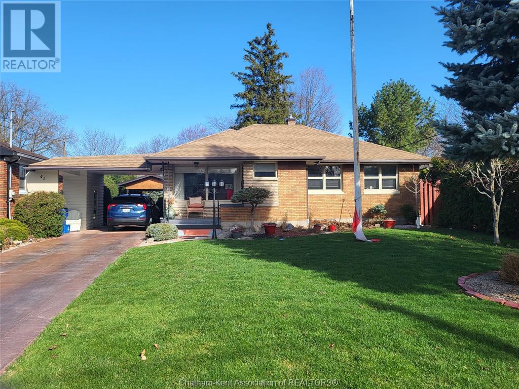 41 Maple STREET North East, Chatham