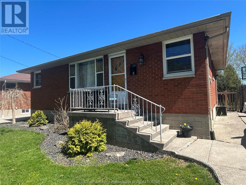 41 SPURGEON DRIVE, Chatham