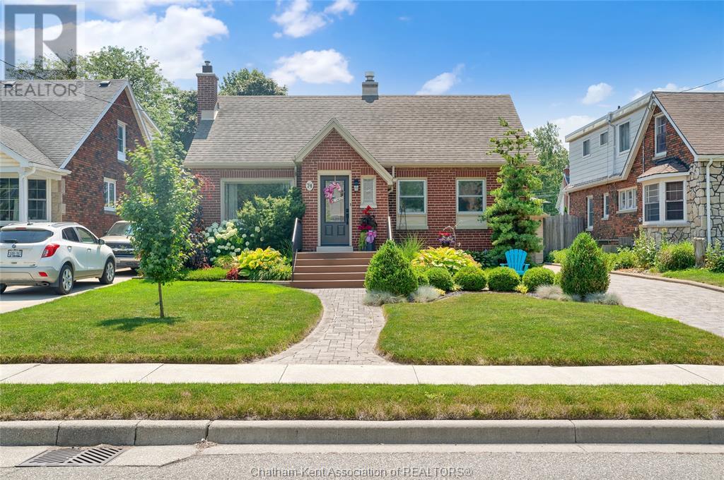 74 Phyllis AVENUE, Chatham