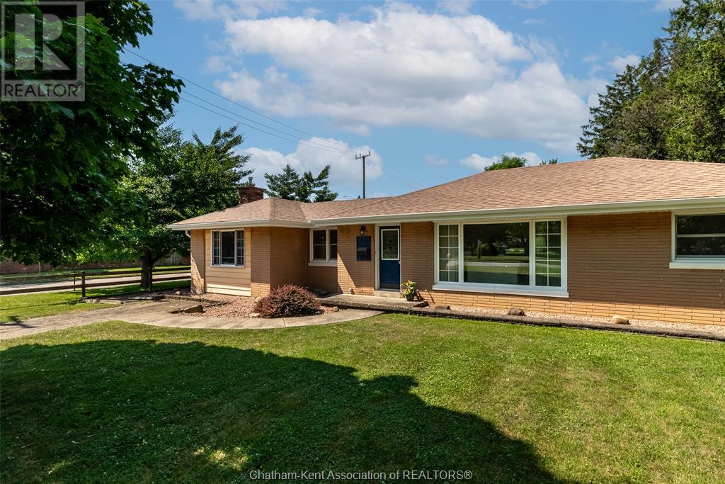 574 Lacroix STREET, Chatham