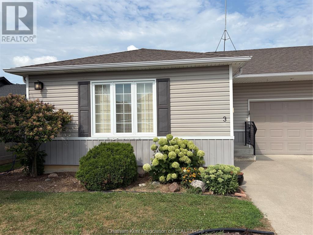 3 Schooner COURT, Chatham