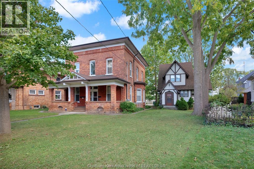 310, 312, 318 Wellington STREET West, Chatham