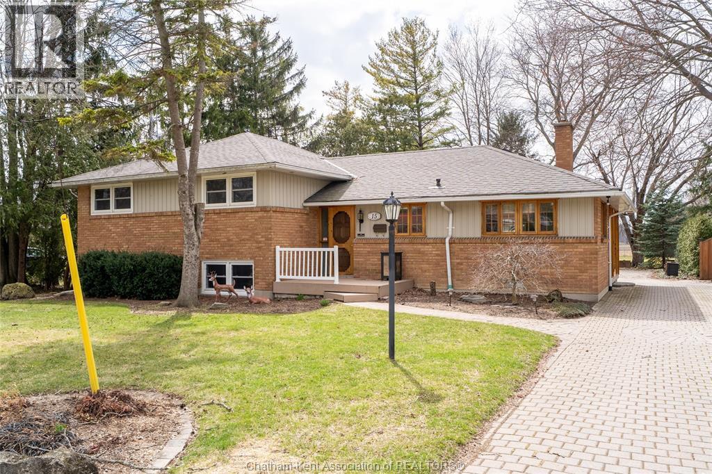 15 Detroit DRIVE, Chatham