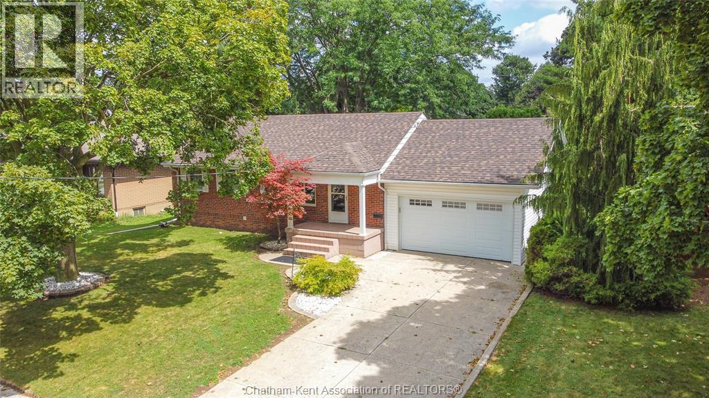 33 MEADOWLEA ROAD, Chatham