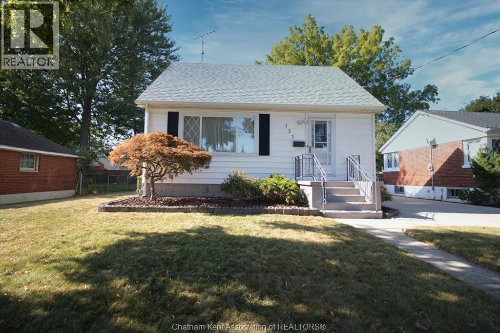 131 Tweedsmuir AVENUE East, Chatham