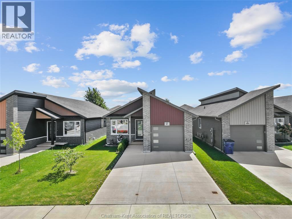 97 Moonstone CRESCENT, Chatham