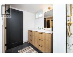 114 Faubert DRIVE - 36
