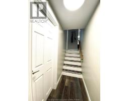 622 Sandra CRESCENT - 33