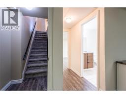 8 MCINTOSH AVENUE - 25