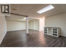 8 MCINTOSH AVENUE - 28