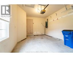 8 MCINTOSH AVENUE - 40