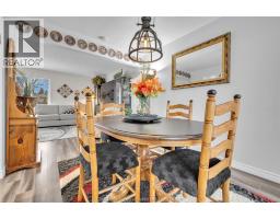 5 Phyllis AVENUE - 12
