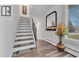 5 Phyllis AVENUE - 17