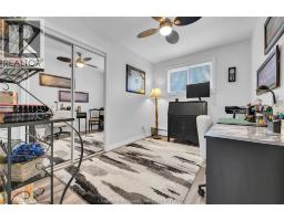 5 Phyllis AVENUE - 24