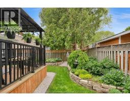 5 Phyllis AVENUE - 33