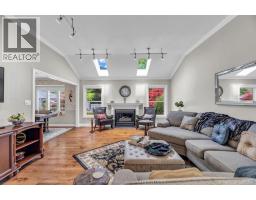 8 CHRISTINA PLACE - 11