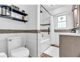 8 CHRISTINA PLACE - 24