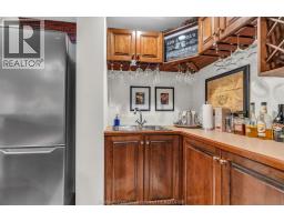 8 CHRISTINA PLACE - 32