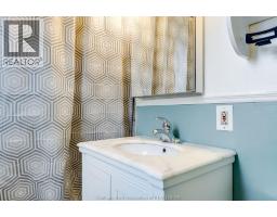 53 Sunnyside AVENUE - 11