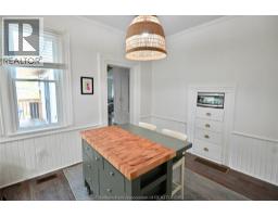 17 Cunningham AVENUE - 17