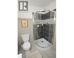 17 Cunningham AVENUE - 23
