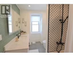 17 Cunningham AVENUE - 30