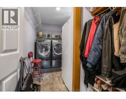 222 Catherine STREET - 24