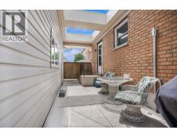 222 Catherine STREET - 3