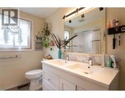 86 Marion AVENUE - 20