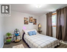 86 Marion AVENUE - 26
