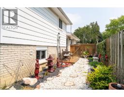 86 Marion AVENUE - 33