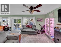 104 Erie STREET South - 12