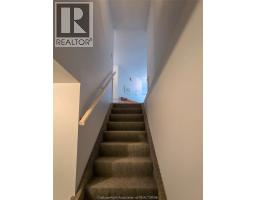 21 Earl DRIVE - 39