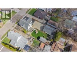 32 HALL STREET North - 33