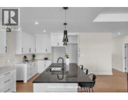 18 Rosewood CRESCENT - 11