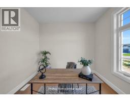 18 Rosewood CRESCENT - 27