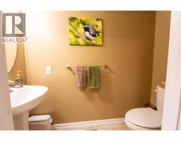 27 McIntosh AVENUE - 10