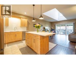 27 McIntosh AVENUE - 12