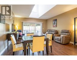 27 McIntosh AVENUE - 19