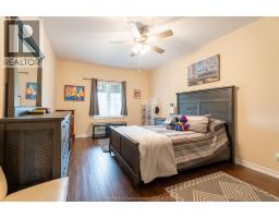 27 McIntosh AVENUE - 20