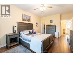 27 McIntosh AVENUE - 22
