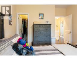27 McIntosh AVENUE - 24