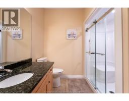 27 McIntosh AVENUE - 26